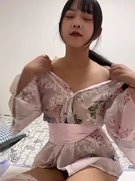 Snapshot of tiantian-26 chatting on 11-10-25, 02:43 tiantian-26 online show from 11-10-25, 02:43