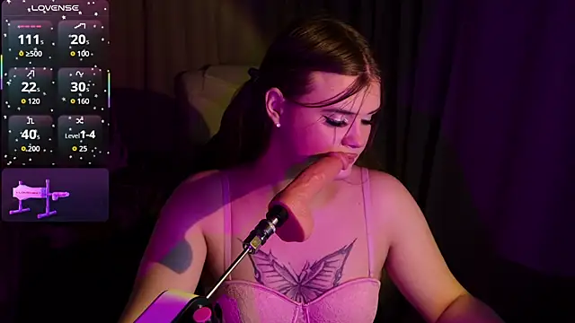 Snapshot of EvaaLane chatting on 10-10-25, 03:44 EvaaLane online show from 10-10-25, 03:44