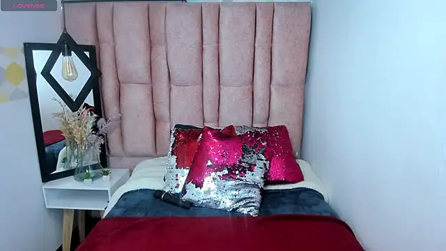 Issa Milf   online show from 05-08-26, 01:38