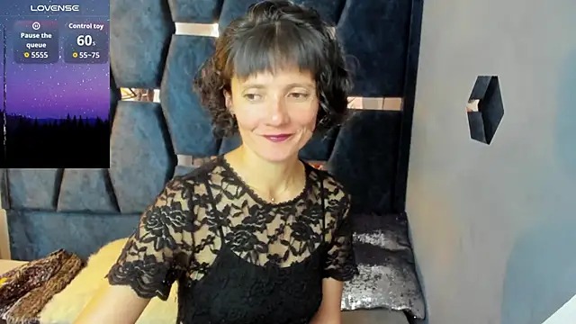 Snapshot of Valery_More__ chatting on 10-08-25, 07:44 Valery More online show from 10-08-25, 07:44