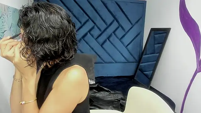 Snapshot of Valery_More__ chatting on 10-12-25, 03:33 Valery More online show from 10-12-25, 03:33