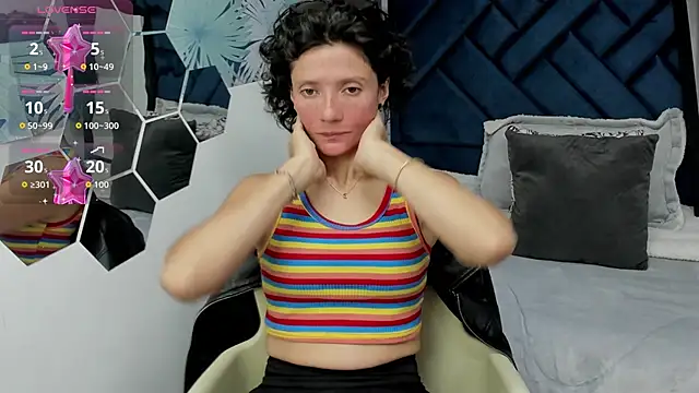 Snapshot of Valery_More__ chatting on 10-15-25, 12:16 Valery More online show from 10-15-25, 12:16