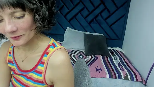 Snapshot of Valery_More__ chatting on 10-27-25, 07:07 Valery More online show from 10-27-25, 07:07