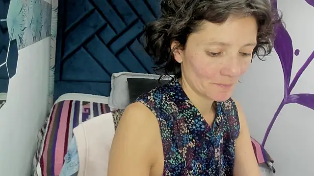 Snapshot of Valery_More__ chatting on 10-28-25, 12:09 Valery More online show from 10-28-25, 12:09