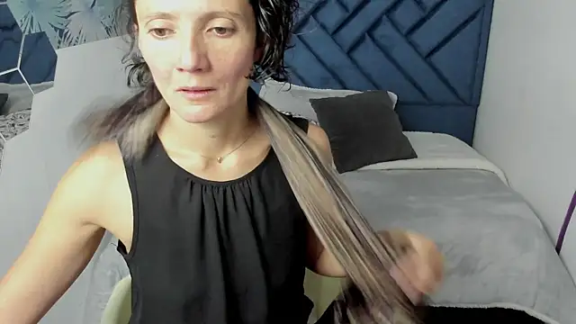 Snapshot of Valery_More__ chatting on 11-10-25, 12:04 Valery More online show from 11-10-25, 12:04