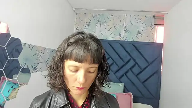 Valery More   online show from 03-09-26, 01:04