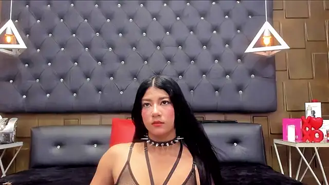 Snapshot of AmbarMonroe chatting on 04-27-26, 11:30 AmbarMonroe online show from 04-27-26, 11:30