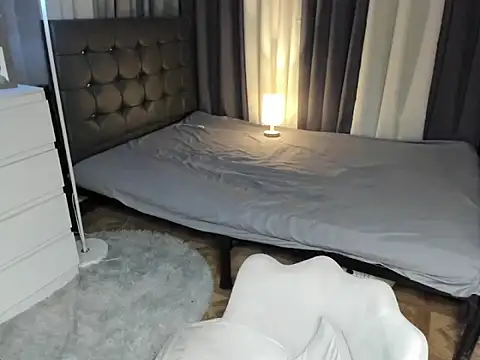 Jasmine foxxe online show from 10-28-25, 01:53