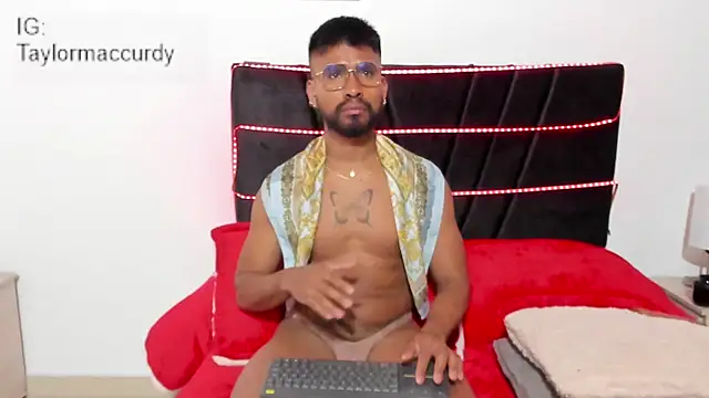 Taylormaccurdy  online show from 12-02-25, 02:23