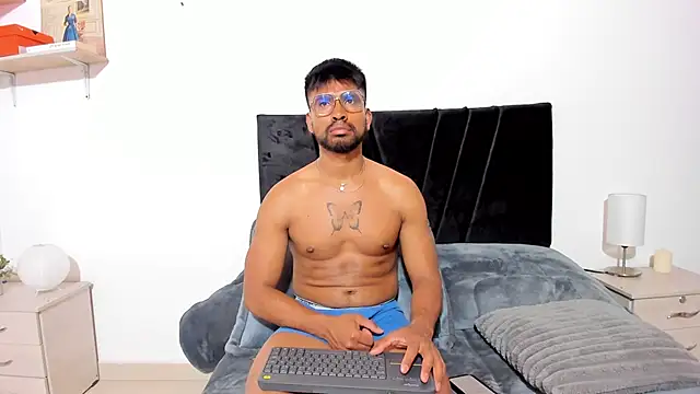 Taylormaccurdy  online show from 02-28-26, 03:46