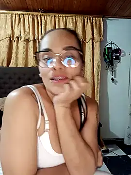 Snapshot of QueenBDSM chatting on 10-28-25, 02:15 QueenBDSM online show from 10-28-25, 02:15