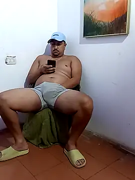 Snapshot of Tequilamaster chatting on 02-20-26, 01:33 Tequilamaster online show from 02-20-26, 01:33