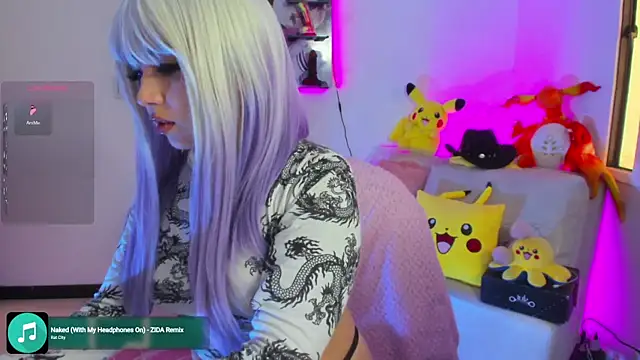 Snapshot of melody_neko777 chatting on 10-06-25, 01:30 melody neko777 online show from 10-06-25, 01:30