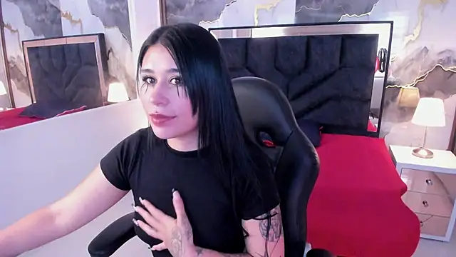 SusanVilla online show from 06-23-26, 08:18