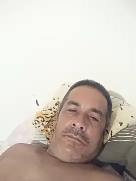 Snapshot of marcioazevedo chatting on 02-25-26, 03:05 marcioazevedo online show from 02-25-26, 03:05