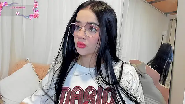 Snapshot of _miasophie_ chatting on 10-05-25, 02:21 miasophie online show from 10-05-25, 02:21