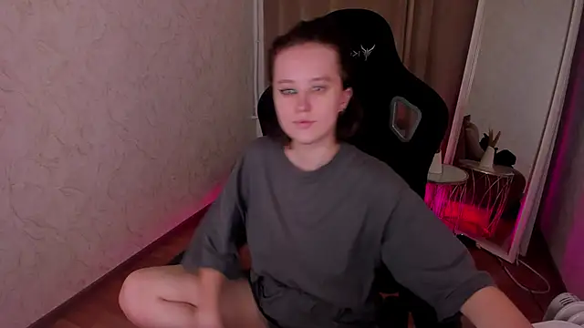 Snapshot of Violet_Ferguson chatting on 11-07-25, 03:34 Violet Ferguson online show from 11-07-25, 03:34