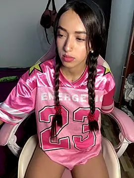 Snapshot of lunaa_kiss19 chatting on 10-09-25, 03:04 lunaa kiss19 online show from 10-09-25, 03:04