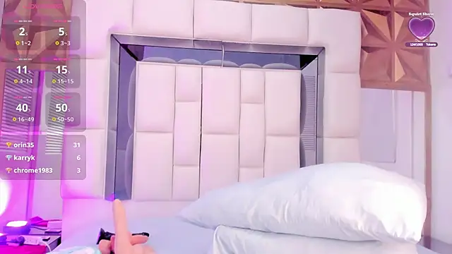 Snapshot of violet_milleer chatting on 10-20-25, 07:14 violet milleer online show from 10-20-25, 07:14