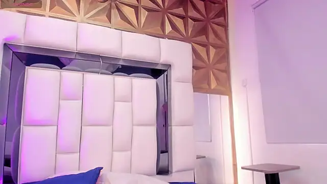 Snapshot of violet_milleer chatting on 11-11-25, 07:14 violet milleer online show from 11-11-25, 07:14