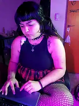 crucifxcked online show from 10-08-25, 03:59