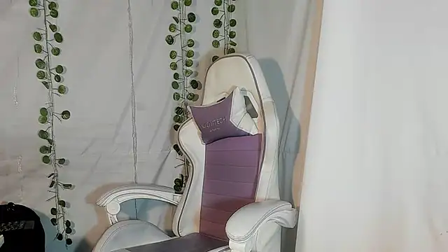 NathaliaRoosRs online show from 11-08-25, 10:41