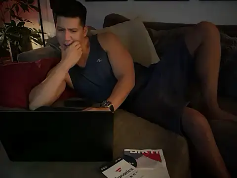 Snapshot of austinfxxx chatting on 10-15-25, 01:28 austinfxxx online show from 10-15-25, 01:28