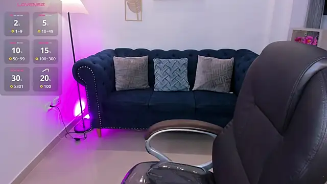 zharaa fox online show from 05-04-26, 01:01
