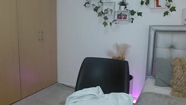 mia star 2 online show from 05-11-26, 10:21
