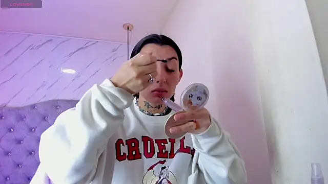 Snapshot of Iris__77 chatting on 10-12-25, 07:02 Iris 77 online show from 10-12-25, 07:02