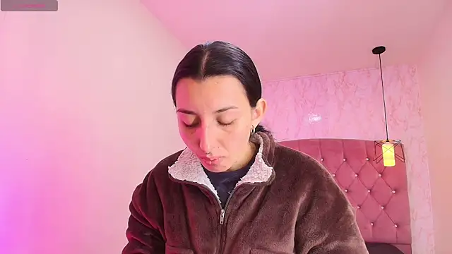 Snapshot of Iris__77 chatting on 10-20-25, 06:41 Iris 77 online show from 10-20-25, 06:41