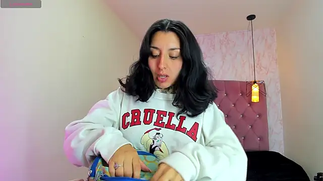 Snapshot of Iris__77 chatting on 11-05-25, 03:01 Iris 77 online show from 11-05-25, 03:01