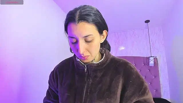 Snapshot of Iris__77 chatting on 11-11-25, 04:07 Iris 77 online show from 11-11-25, 04:07