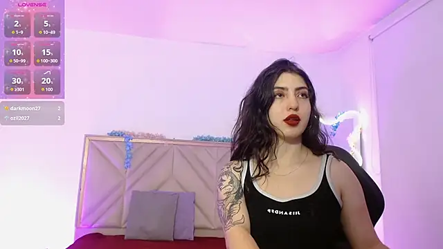 Snapshot of Ixchel_tay chatting on 10-28-25, 03:32 Ixchel tay online show from 10-28-25, 03:32