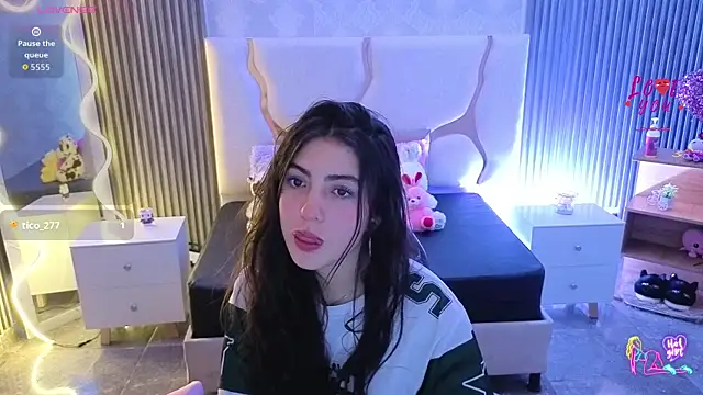 Ixchel tay online show from 05-17-26, 03:37