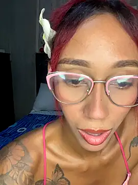 Snapshot of Zasha_Romero chatting on 10-21-25, 03:29 Zasha Romero online show from 10-21-25, 03:29