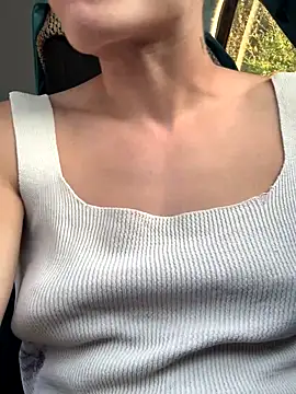 GoldenPussy1329 online show from 10-17-25, 04:20