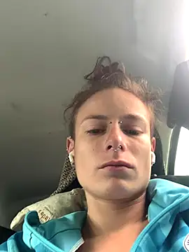 GoldenPussy1329 online show from 10-19-25, 11:00