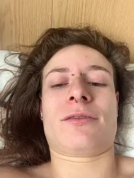 Snapshot of GoldenPussy1329 chatting on 02-13-26, 11:28 GoldenPussy1329 online show from 02-13-26, 11:28