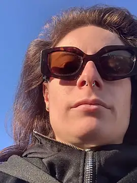 Snapshot of GoldenPussy1329 chatting on 03-01-26, 04:42 GoldenPussy1329 online show from 03-01-26, 04:42