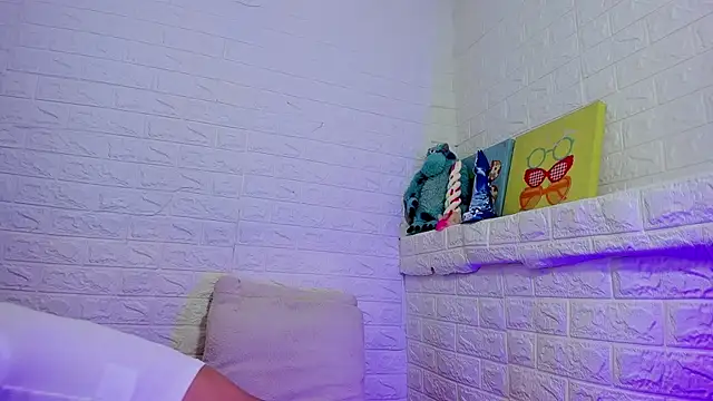 Snapshot of MelanyHarrysHH chatting on 10-06-25, 03:04 MelanyHarrysHH online show from 10-06-25, 03:04