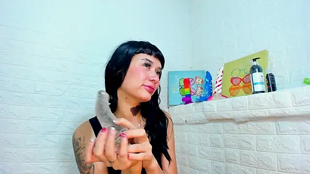 Snapshot of MelanyHarrysHH chatting on 10-13-25, 05:18 MelanyHarrysHH online show from 10-13-25, 05:18