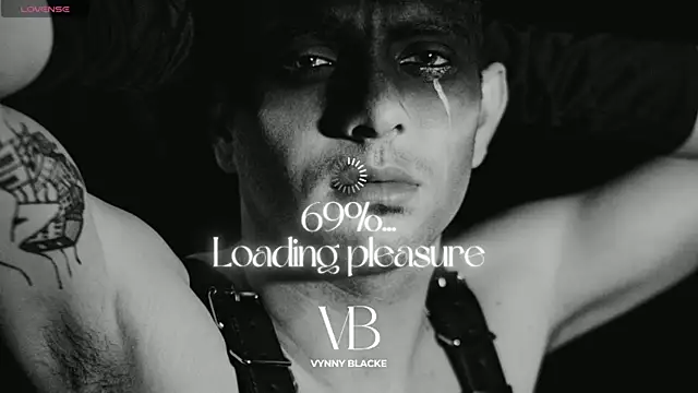 Snapshot of VynnyBlacke_ chatting on 10-24-25, 08:38 VynnyBlacke online show from 10-24-25, 08:38