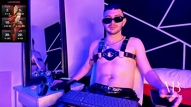 Snapshot of VynnyBlacke_ chatting on 10-25-25, 10:26 VynnyBlacke online show from 10-25-25, 10:26