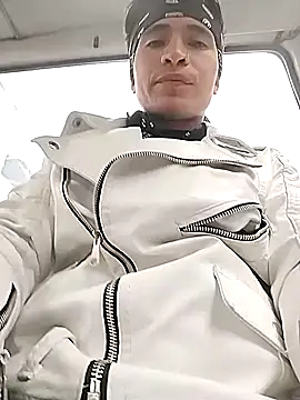 Snapshot of Angel_3-0 chatting on 10-22-25, 05:13 Angel 3-0 online show from 10-22-25, 05:13