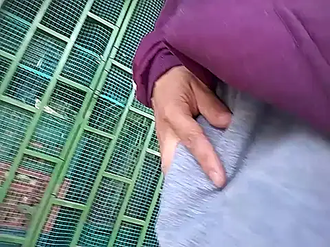 Snapshot of Angel_3-0 chatting on 11-02-25, 01:24 Angel 3-0 online show from 11-02-25, 01:24