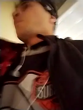 Snapshot of Angel_3-0 chatting on 12-19-25, 10:28 Angel 3-0 online show from 12-19-25, 10:28