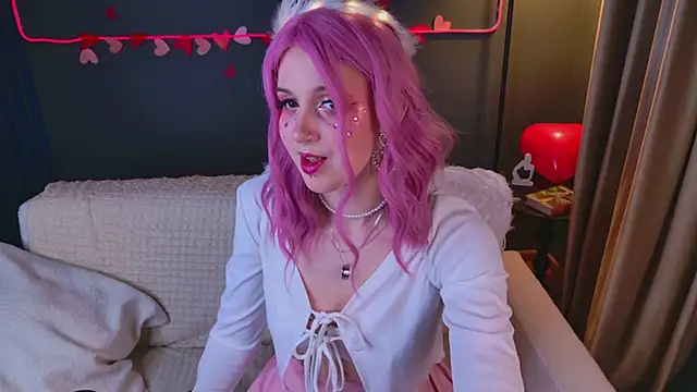 Snapshot of luna_son chatting on 02-13-26, 09:44 luna son online show from 02-13-26, 09:44