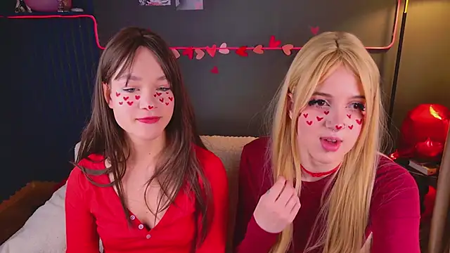 Snapshot of luna_son chatting on 02-14-26, 06:59 luna son online show from 02-14-26, 06:59