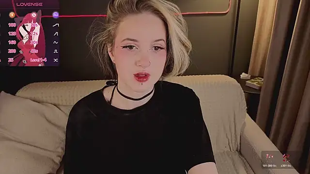 Snapshot of luna_son chatting on 03-13-26, 09:32 luna son online show from 03-13-26, 09:32